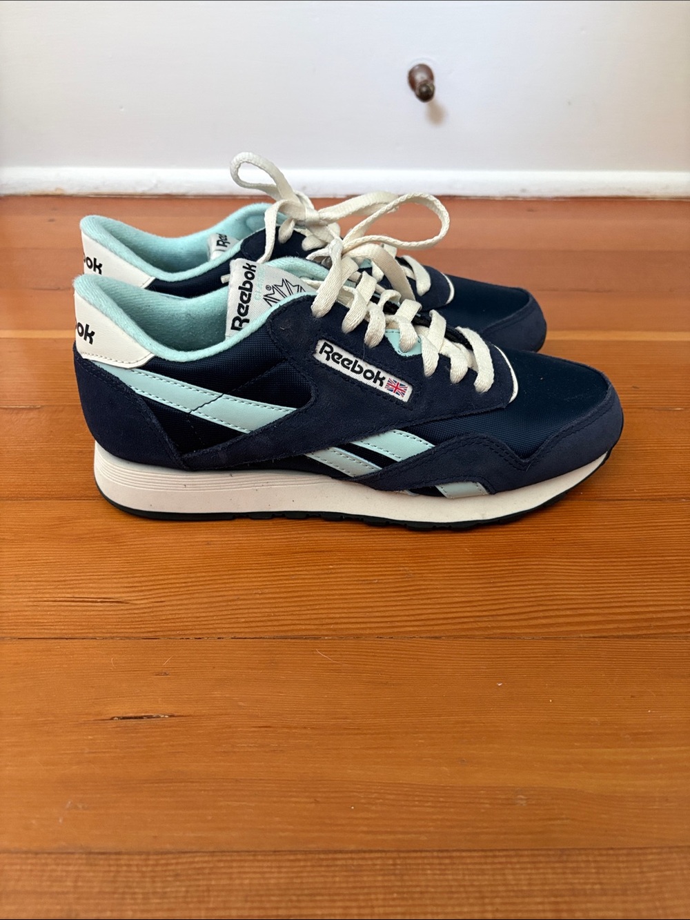 Reebok Women’s Navy and sky blue Classic Sneakers